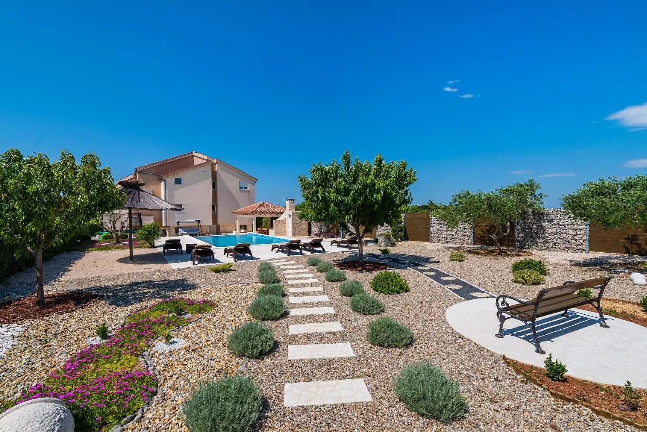 Villa Olive Garden Zadarvillas Pristeg
