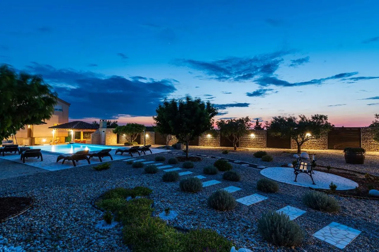 Villa Olive Garden Zadarvillas Pristeg
