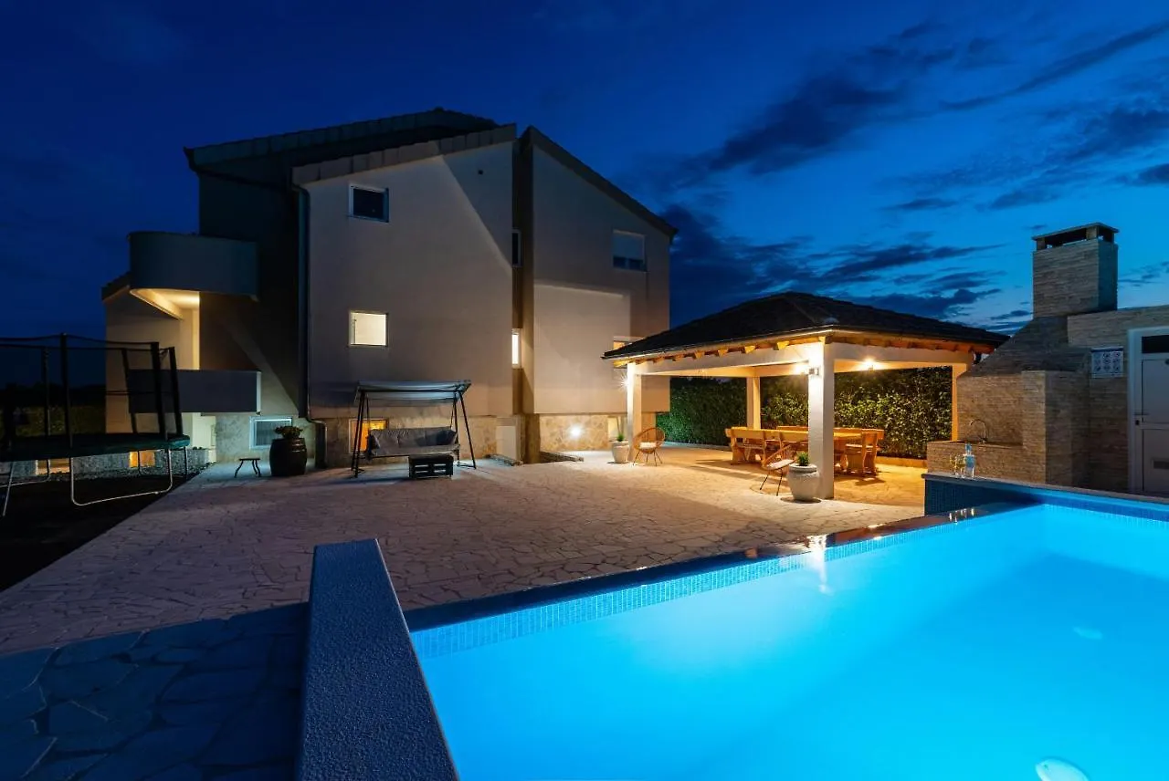 Villa Olive Garden Zadarvillas Pristeg